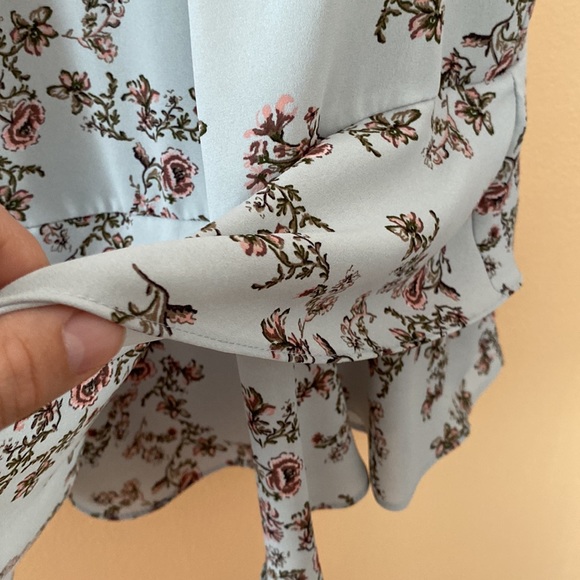 Mossimo light blue floral top L - Picture 4 of 5